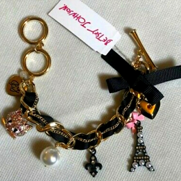 Betsey Johnson Jewelry - Betsey Johnson Goes To Paris Chunky Gold Tone Pari